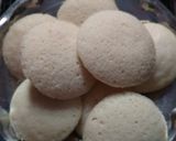 A picture of step 1 of Fried masala idli.