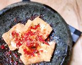 Foto langkah ke 2 dari resep Tahu penyet sambel bawang.