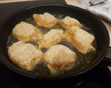 Sajtos fokhagymás kijevi csirkemell recept fázis 6 fotója