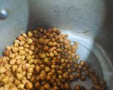 દેશી ચણા ની ઘુઘની (Dedi Chana Ghugni Recipe In Gujarati) રેસીપી સ્ટેપ1ફોટો