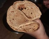 A picture of step 3 of Roti ka samosa.