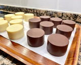 Foto del paso 18 de la receta: Tartitas de chocolate “negro y blanco”, rellenas con crema de nueces