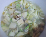 Foto del paso 4 de la receta: Crema de calabacín albino con hinojo y virutas de queso de cabra