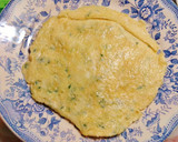 Foto del paso 6 de la receta: Rollitos de tortilla rellenos de jamón york y queso