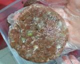 Foto langkah ke 3 dari resep Crabby Patty / daging isi burger.