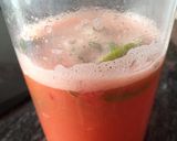 Foto del paso 2 de la receta Refresco de melocotón, frambuesas y hierbabuena