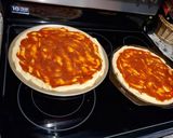 A picture of step 3 of Margherita Pizza.