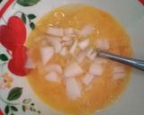Foto del paso 3 de la receta: 🐔 🥚 🍋 Higadillo (Caldo de huevo y pollo desmenuzado)