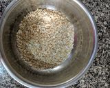 A picture of step 2 of Oats pizza muffins.