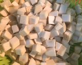Hình bước làm 1 của món Chè sake hạt sen