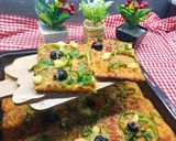صورة لخطوة 5 من وصفة بيتزا كاري🍕بالسميد روعة روعة