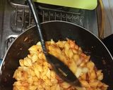 A picture of step 4 of Tandori chicken shell pasta.