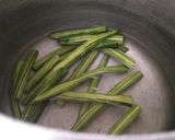 A picture of step 2 of Drumstick soup.