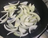 Foto langkah ke 3 dari resep Sosis Saus Mentega.