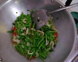 Foto langkah ke 4 dari resep Tumis Buncis Jamur.