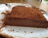 Foto langkah ke 2 dari resep Smooth Chocolate Mousse Cake.
