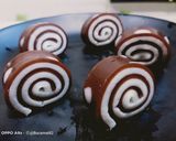 Foto langkah ke 6 dari resep Lapis gulung polkadot.