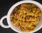 A picture of step 6 of Pointed Gourd and Peas Sabji.