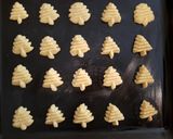 Foto del passaggio 2 della ricetta Biscottini di frolla di Natale