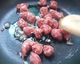 Foto del passaggio 1 della ricetta Scialatiello con funghi salsiccia e provola
