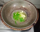Foto langkah ke 2 dari resep Tumis Kangkung Saos Tiram.