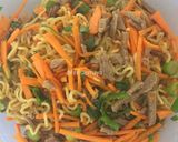 Foto langkah ke 4 dari resep Lumpia Indomie Goreng.