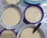 Foto langkah ke 2 dari resep Mini Roll Rainbow Cake.