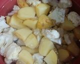 A picture of step 1 of Dahi masala gobhi.