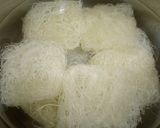 Foto del paso 2 de la receta: Fideos de arroz fritos con pollo