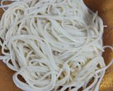 Foto langkah ke 1 dari resep Spaghetti Aglio e Olio in Japanese Pancake.