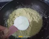 A picture of step 2 of Amrut Paak / Rava Burfi.