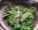 A picture of step 2 of Methi Matar Paneer.