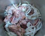 Foto del paso 4 de la receta: Guiso de cordero en salsa de cebollas blancas y especias