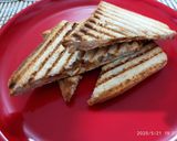 A picture of step 3 of Potato Grill Sandwich.