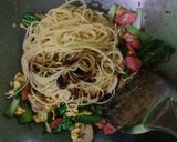 Foto langkah ke 5 dari resep Spaghetti Goreng Jawa 🍝.