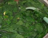 Foto langkah ke 2 dari resep Sayur bening daun katuk.