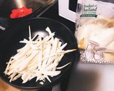 A picture of step 2 of Japanese Curry (Lower Calorie Version, About 430 Calories per Serving).