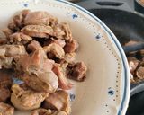 Foto del paso 2 de la receta: Mollejas en salsa de tomate