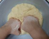 A picture of step 4 of Yummy and Crusty Pizza.
