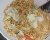 Foto langkah ke 6 dari resep 194. Mie Goreng Jawa.