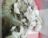 Hình bước làm 1 của món Canh chua tôm, đầu mực