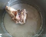 A picture of step 1 of Green bean soup.