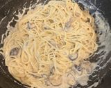 Foto langkah ke 7 dari resep Creamy Bacon & Mushroom Pasta.