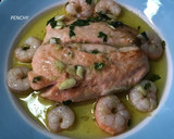 Foto del paso 3 de la receta: Salmón con gambas en ajada
