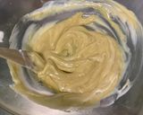 Une image de l'étape 3 de Pavés de chocolat blanc aux corn flakes et fruits confits.