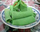 Foto langkah ke 5 dari resep Dadar Gulung berpori.