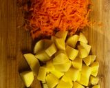 Zöldséges lazac répás krumplipürével recept fázis 2 fotója