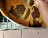 Foto langkah ke 7 dari resep Marble Chiffon Cake.