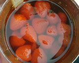 Foto del paso 4 de la receta: Budín de Yogurt con Frutilla Saludable🍓🥧🙈