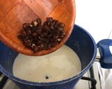 A picture of step 2 of Dates And Apple Kheer.